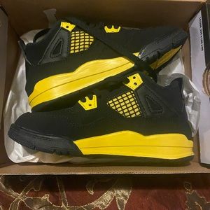 Jordan 4 Retro Thunder (PS)